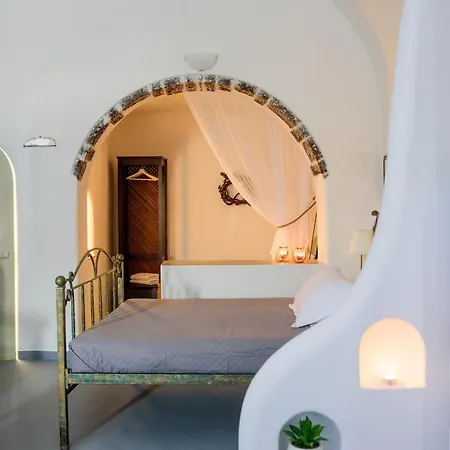 Casa Delle Botti Cave House Santorini Oia Foinikiá
